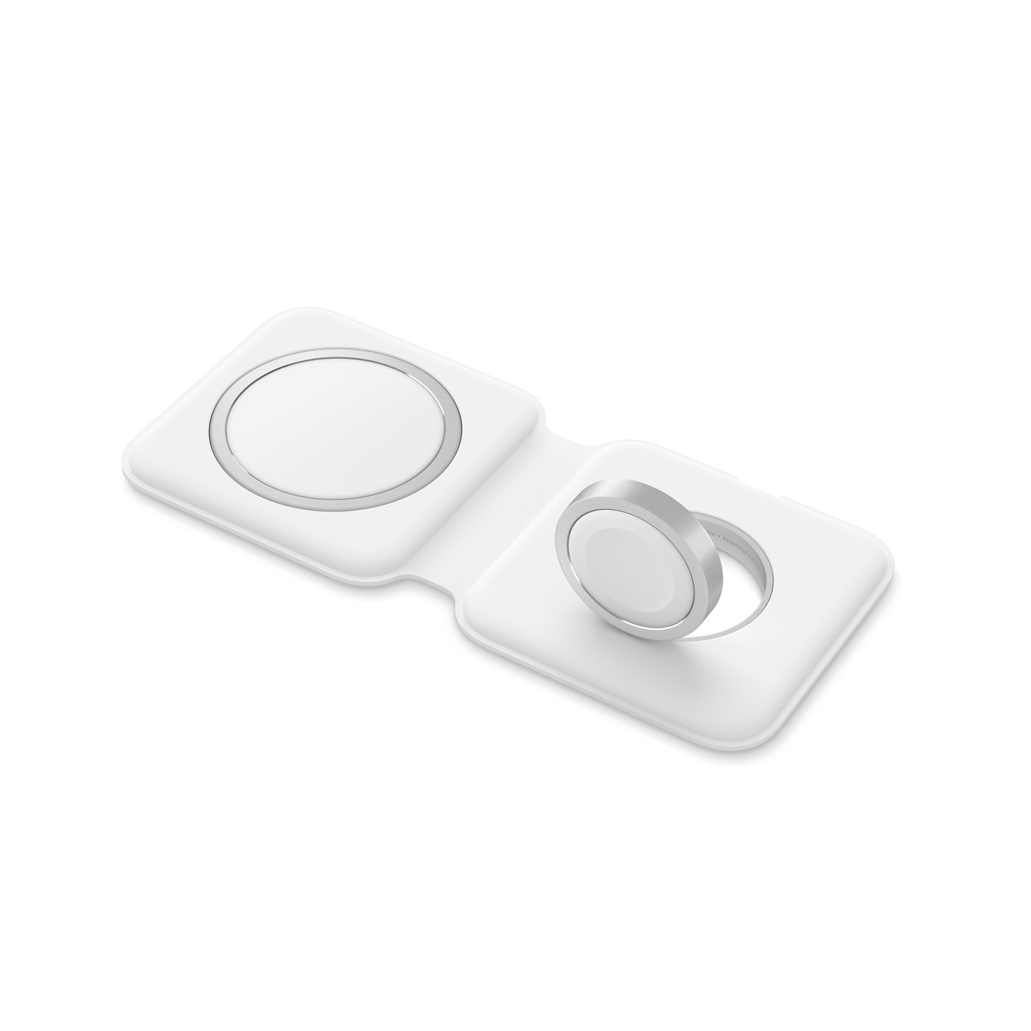 MagSafe_Duo_Charger_34FR_Open_Screen__USEN